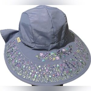 New never worn Sunday Afternoons Garden Flower sun hat.